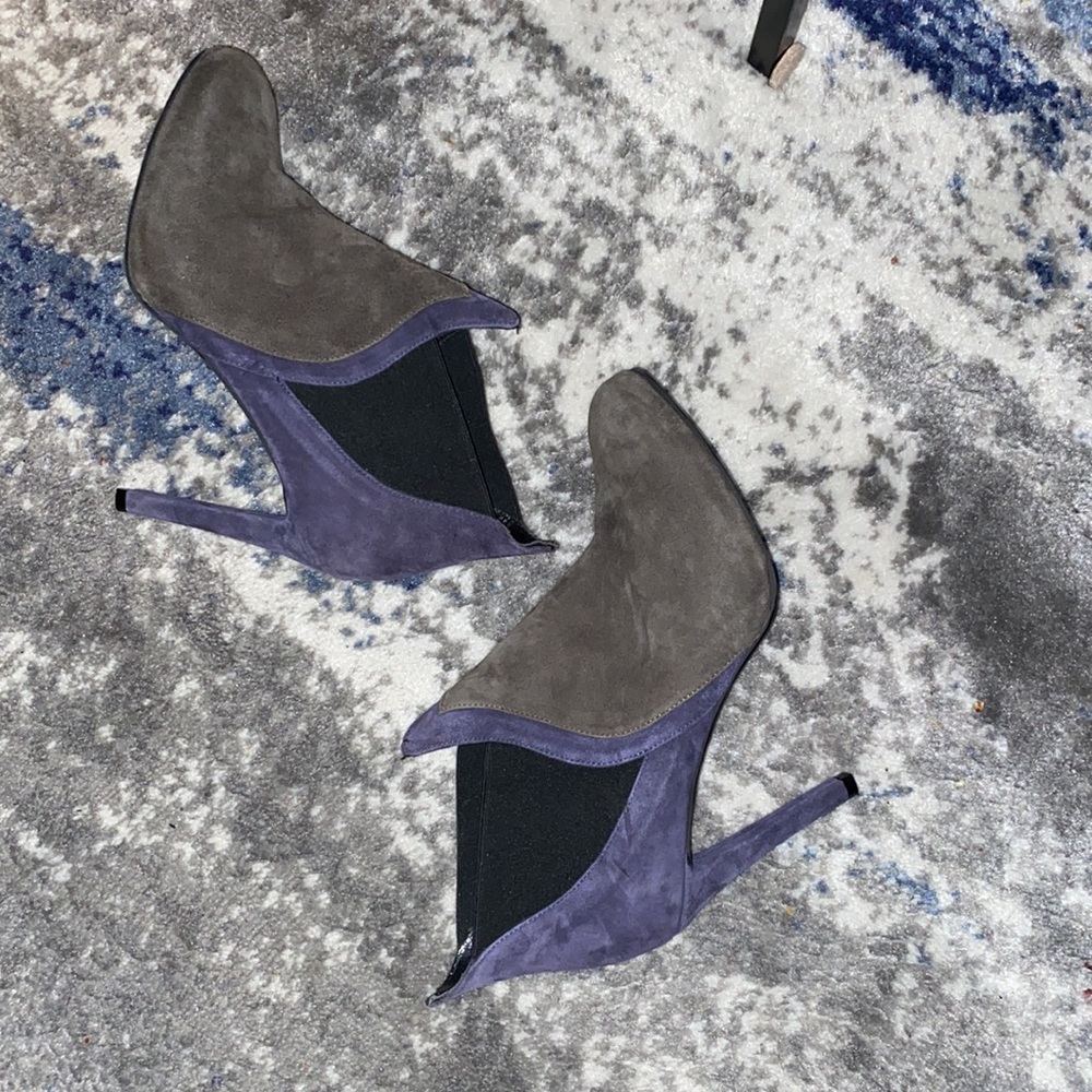 Vera Gamma Suede Ankle Boot - Picture 5 of 10